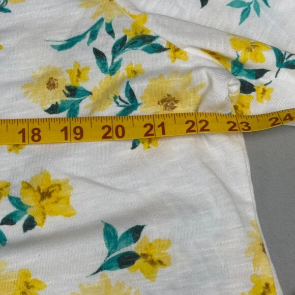 Women's 1X white & yellow flowered 3/4 sleeve shirt w/pin tucks on front. - Picture 8 of 8